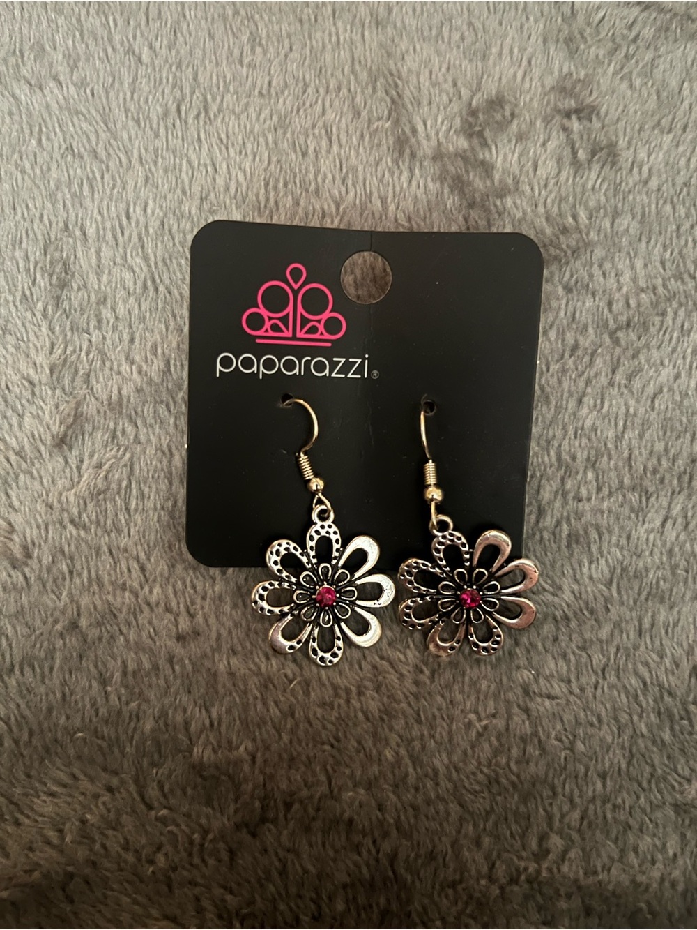 paparazzi Silver Flower Dangle Earrings with Pink Center